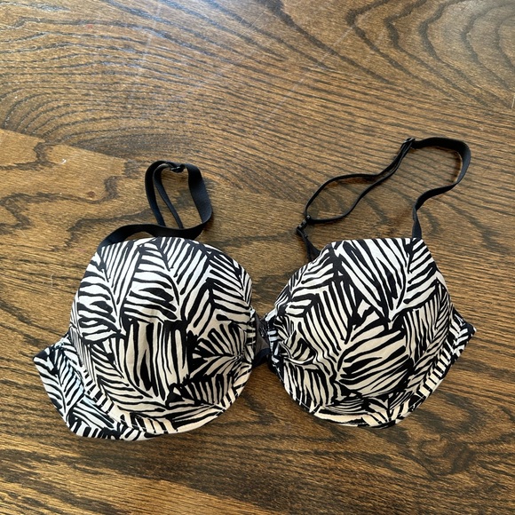 Victoria's Secret Other - Victoria's Secret Monochrome Animal Print Bra